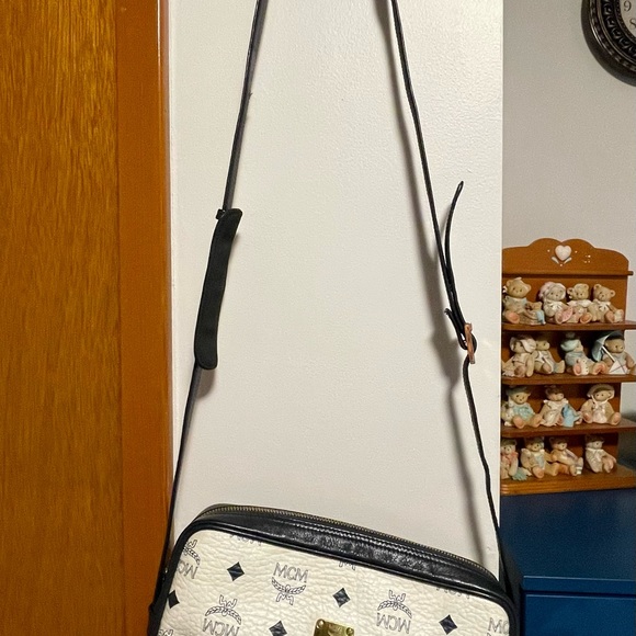 MCM authentic 2 way bag - Picture 3 of 4